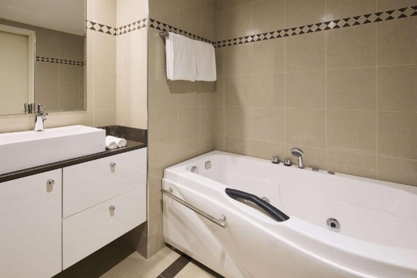 Rydges World Square Sydney image 28